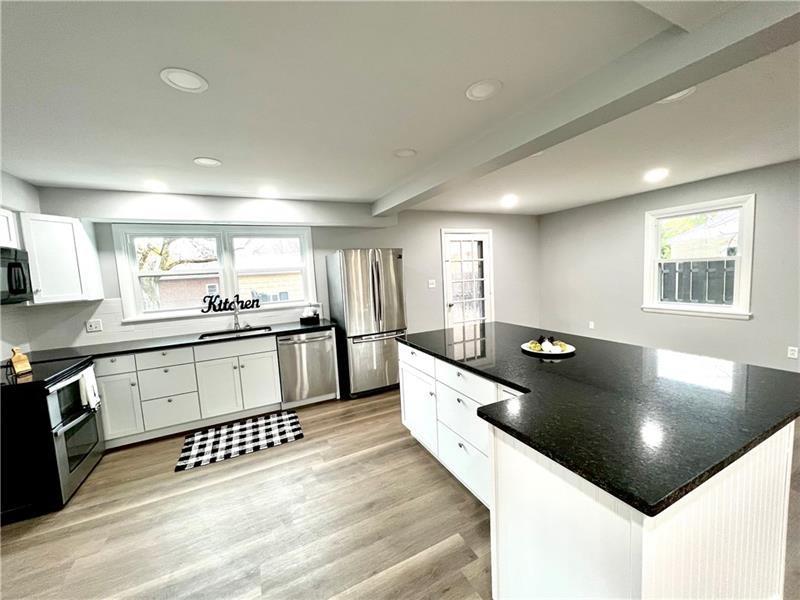 1309 Highland Road Sharon, PA 16146 - Photo 6 of 22 Gallery Image 6