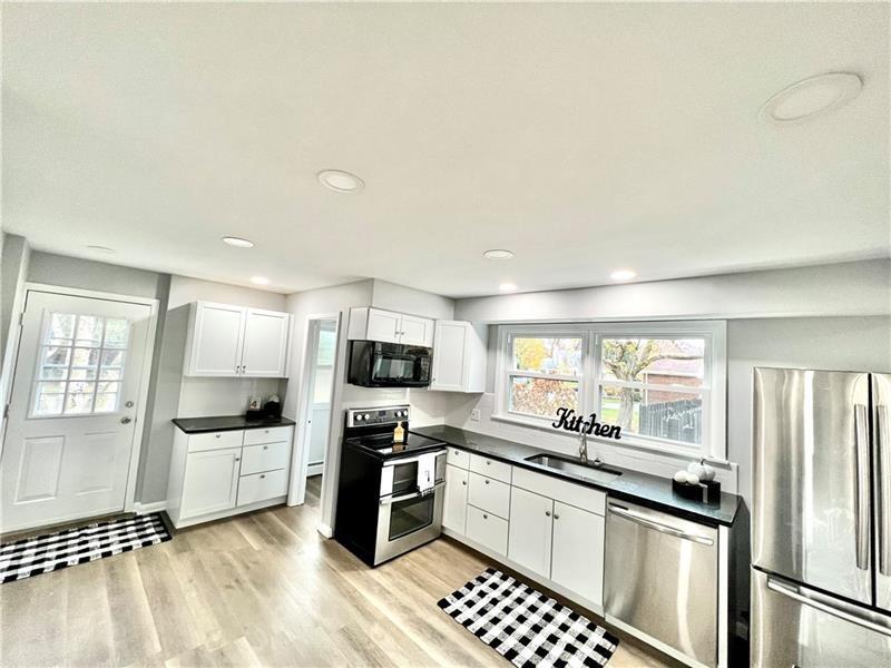 1309 Highland Road Sharon, PA 16146 - Photo 7 of 22 Gallery Image 7
