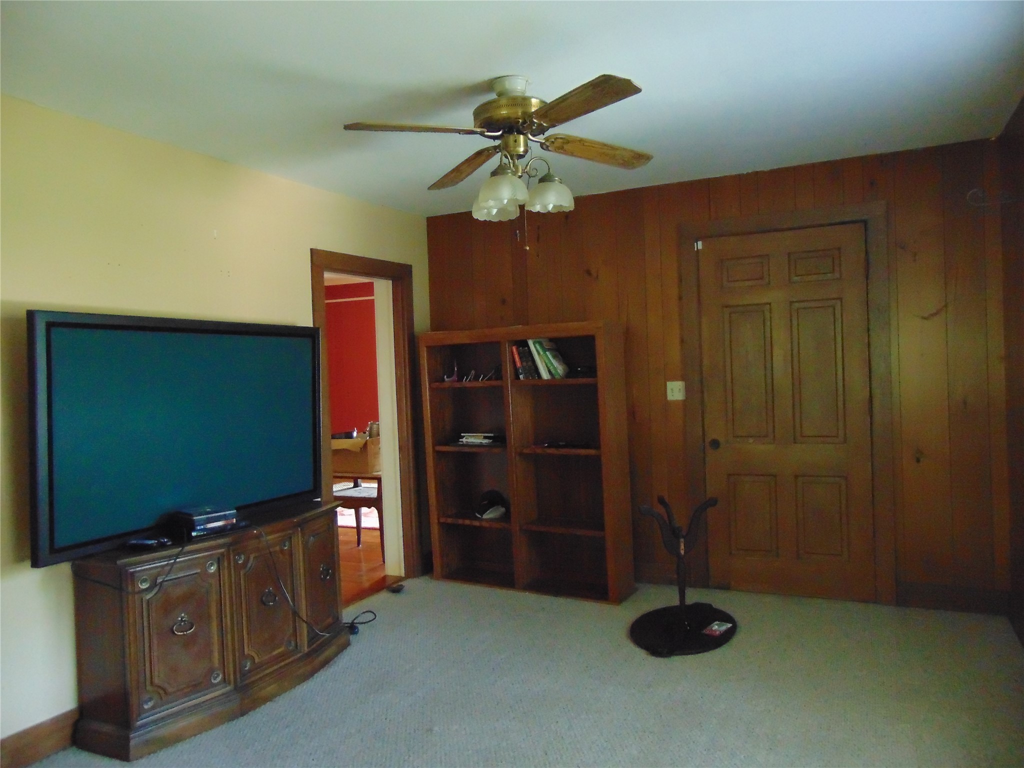 100 West Caroline Street Trinity, TX 75862 - Photo 8 of 28 an empty room with closet and windows