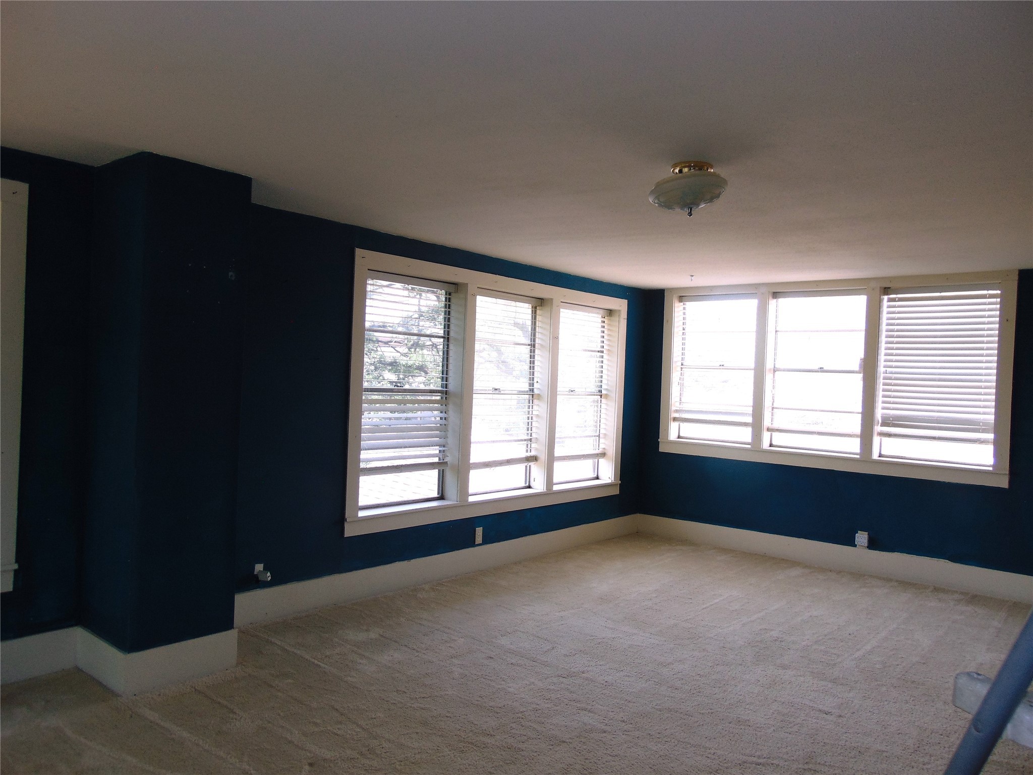 100 West Caroline Street Trinity, TX 75862 - Photo 9 of 28 a view of an empty room with a window