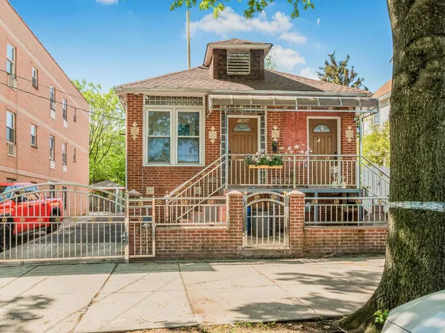 $799,000 | 1904 Lacombe Avenue | Harding Park