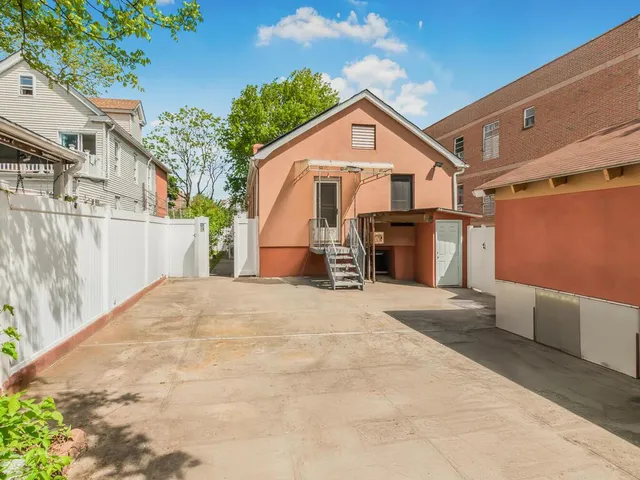 $799,000 | 1904 Lacombe Avenue | Harding Park