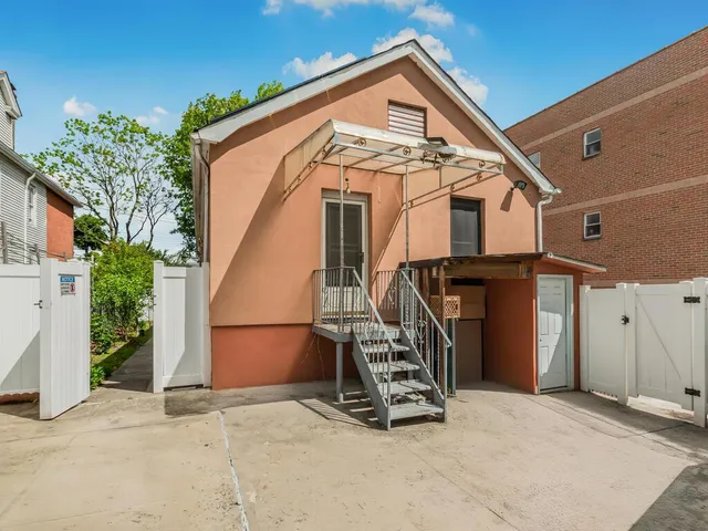 $799,000 | 1904 Lacombe Avenue | Harding Park