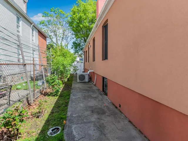 $799,000 | 1904 Lacombe Avenue | Harding Park