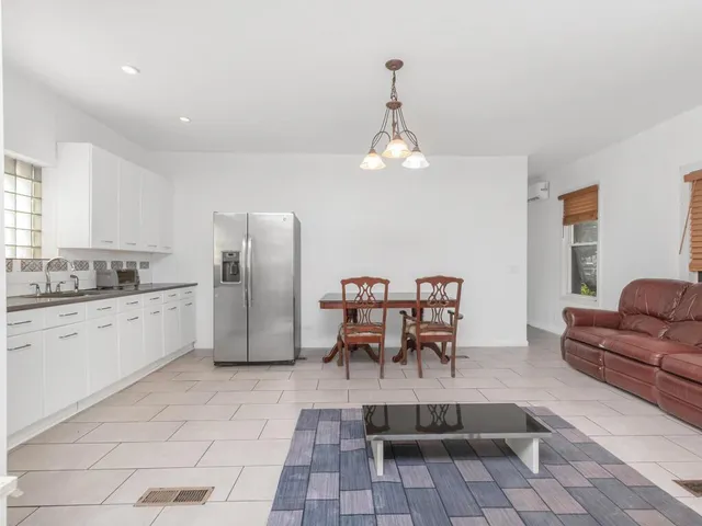 $799,000 | 1904 Lacombe Avenue | Harding Park