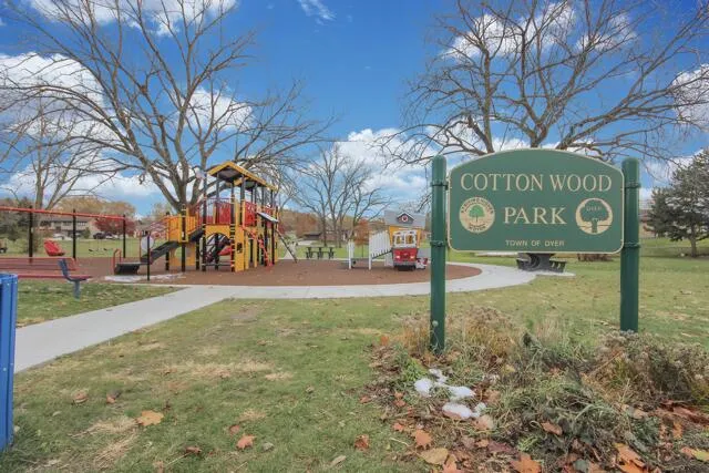 $319,900 | 736 Cottonwood Drive, Dyer, IN 46311