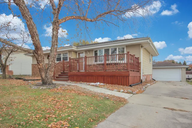 $319,900 | 736 Cottonwood Drive, Dyer, IN 46311