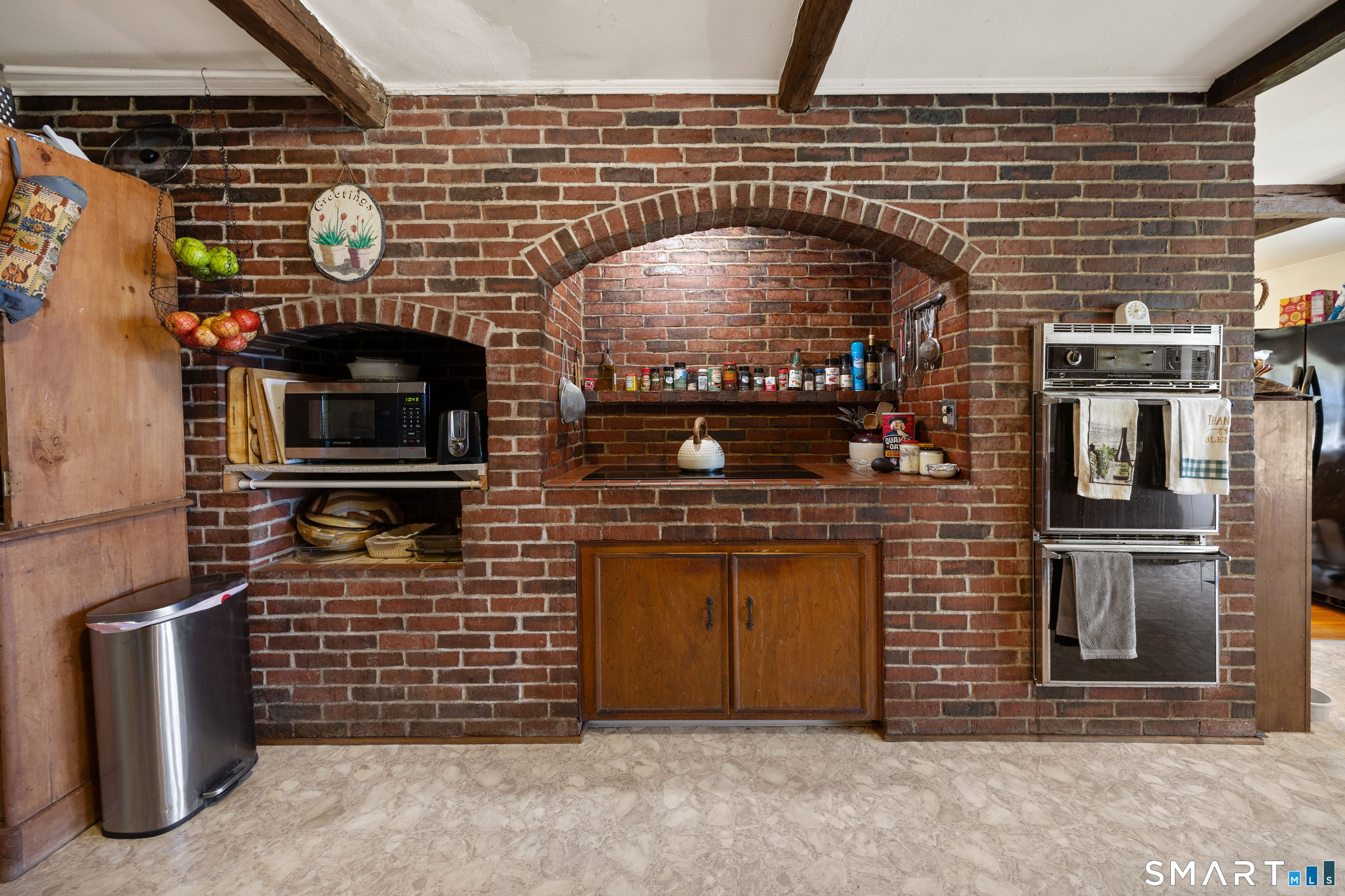 186 Schaffer Road Bethany, CT 06524 - Photo 5 of 34