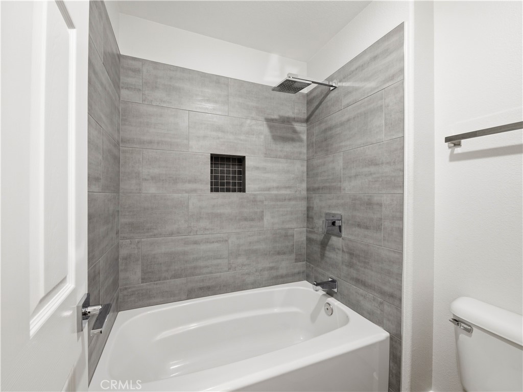 25710 Holiday, Unit C Stevenson Ranch, CA 91381 - Photo 17 of 29