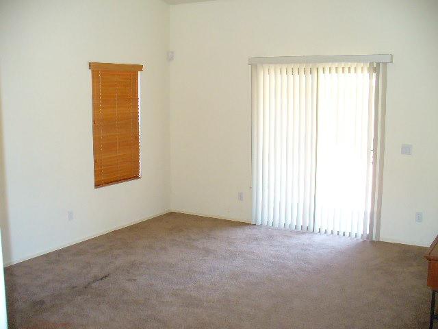 8629 West Payson Road Tolleson, AZ 85353 - Photo 6 of 13 LOOKING AT THE GREAT ROOM FROM THE KITCH