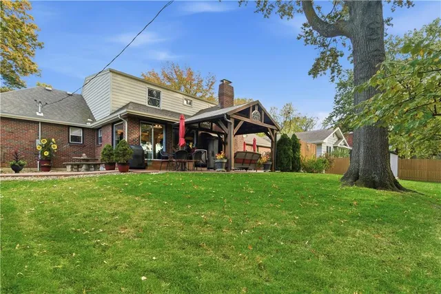 $689,950 | 6300 Dearborn Drive, Mission, KS 66202