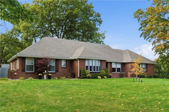 $689,950 | 6300 Dearborn Drive, Mission, KS 66202