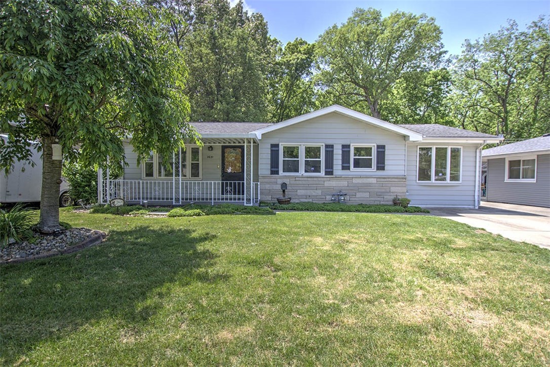 2631 West Gregory Court Decatur, IL 62526 - Photo 1 of 31