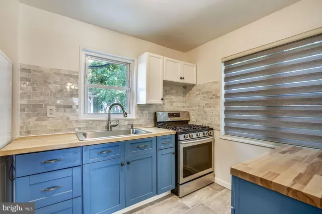 $2,490 | 5810 Fifer Drive, Alexandria, VA 22303