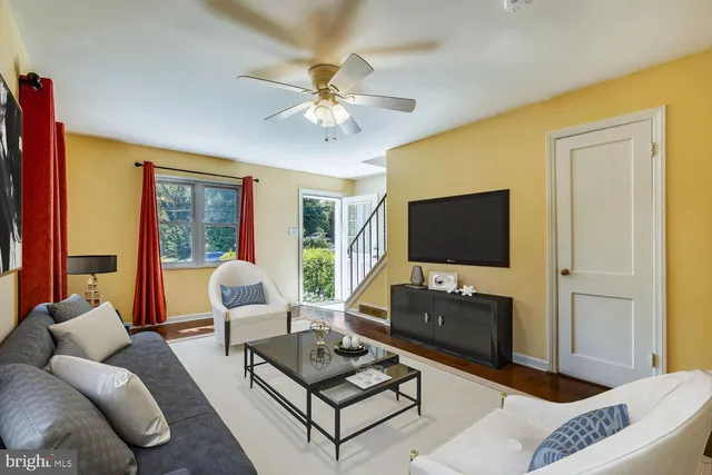 $2,490 | 5810 Fifer Drive, Alexandria, VA 22303