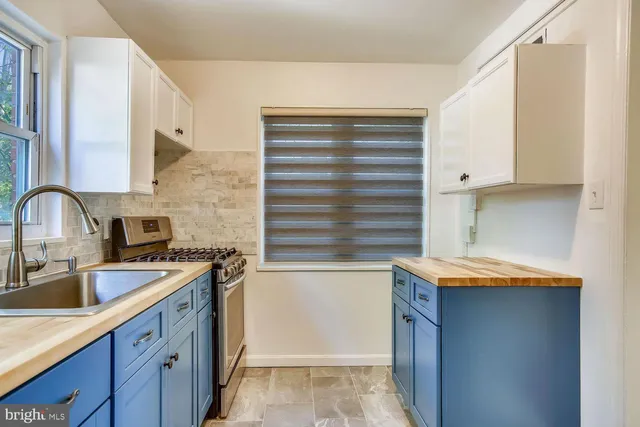 $2,490 | 5810 Fifer Drive, Alexandria, VA 22303