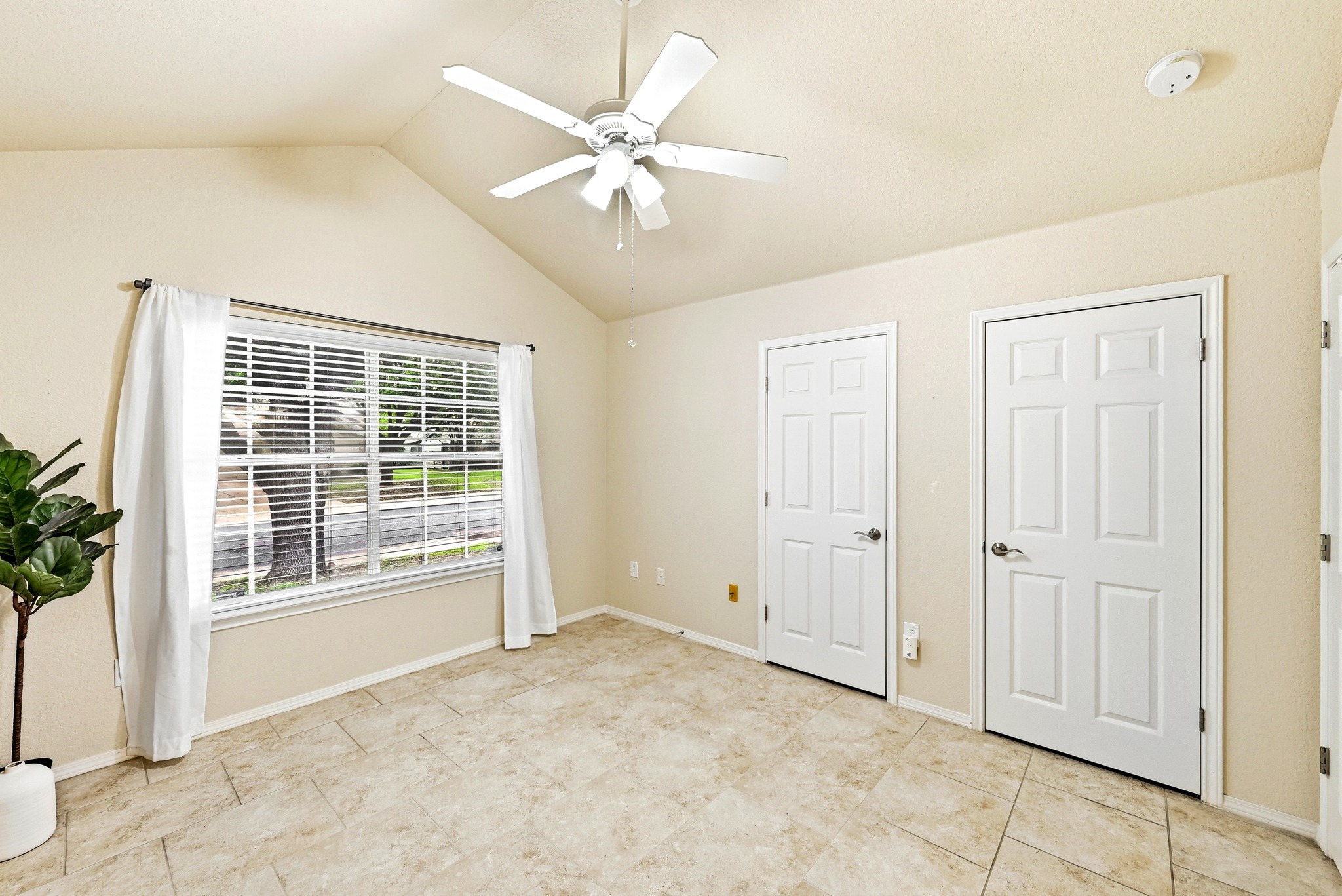 186 Prairie Springs Loop Georgetown, TX 78626 - Photo 17 of 26