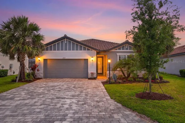 $789,990 | 3709 Savanna Palms Court, Bradenton, FL 34211