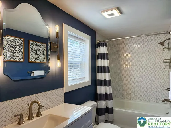 $450,000 | 1038 Cricket Lane, Long Pond, PA 18334