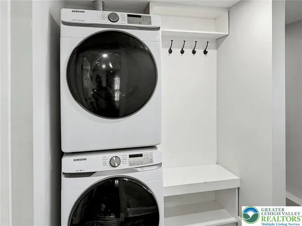 $450,000 | 1038 Cricket Lane, Long Pond, PA 18334