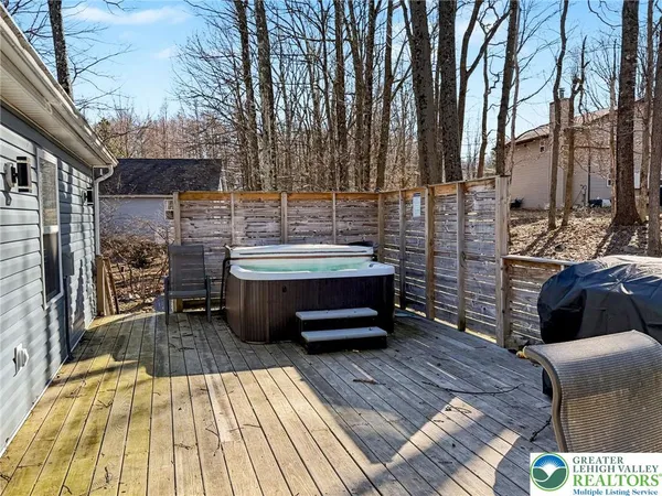 $450,000 | 1038 Cricket Lane, Long Pond, PA 18334