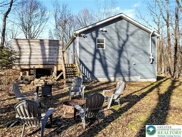 $450,000 | 1038 Cricket Lane, Long Pond, PA 18334