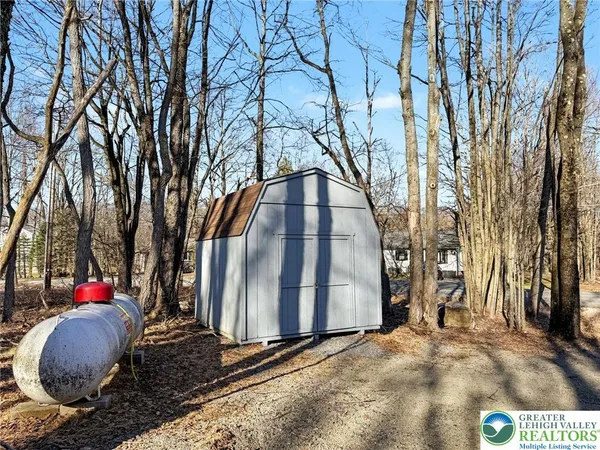 $450,000 | 1038 Cricket Lane, Long Pond, PA 18334