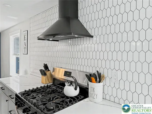 $450,000 | 1038 Cricket Lane, Long Pond, PA 18334