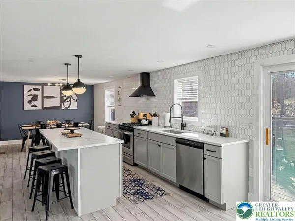 $450,000 | 1038 Cricket Lane, Long Pond, PA 18334