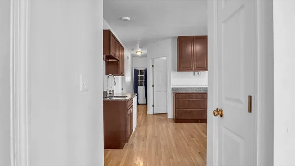 $2,700 | 1442 Main Street, Unit 1, Worcester, MA 01603