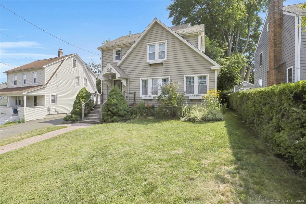 95 Brookfield Street Manchester, CT 06040 - Photo 1 of 1 Gallery Image 1