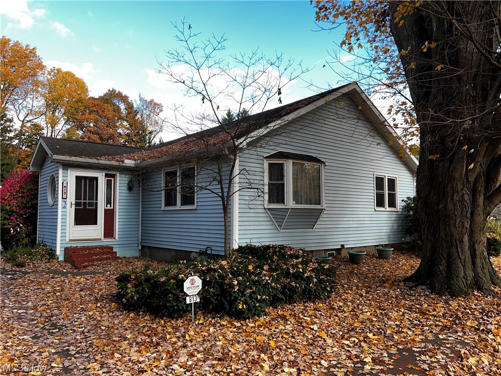 813 Howard Road Ashtabula, OH 44004 - Photo 3 of 26 Gallery Image 3