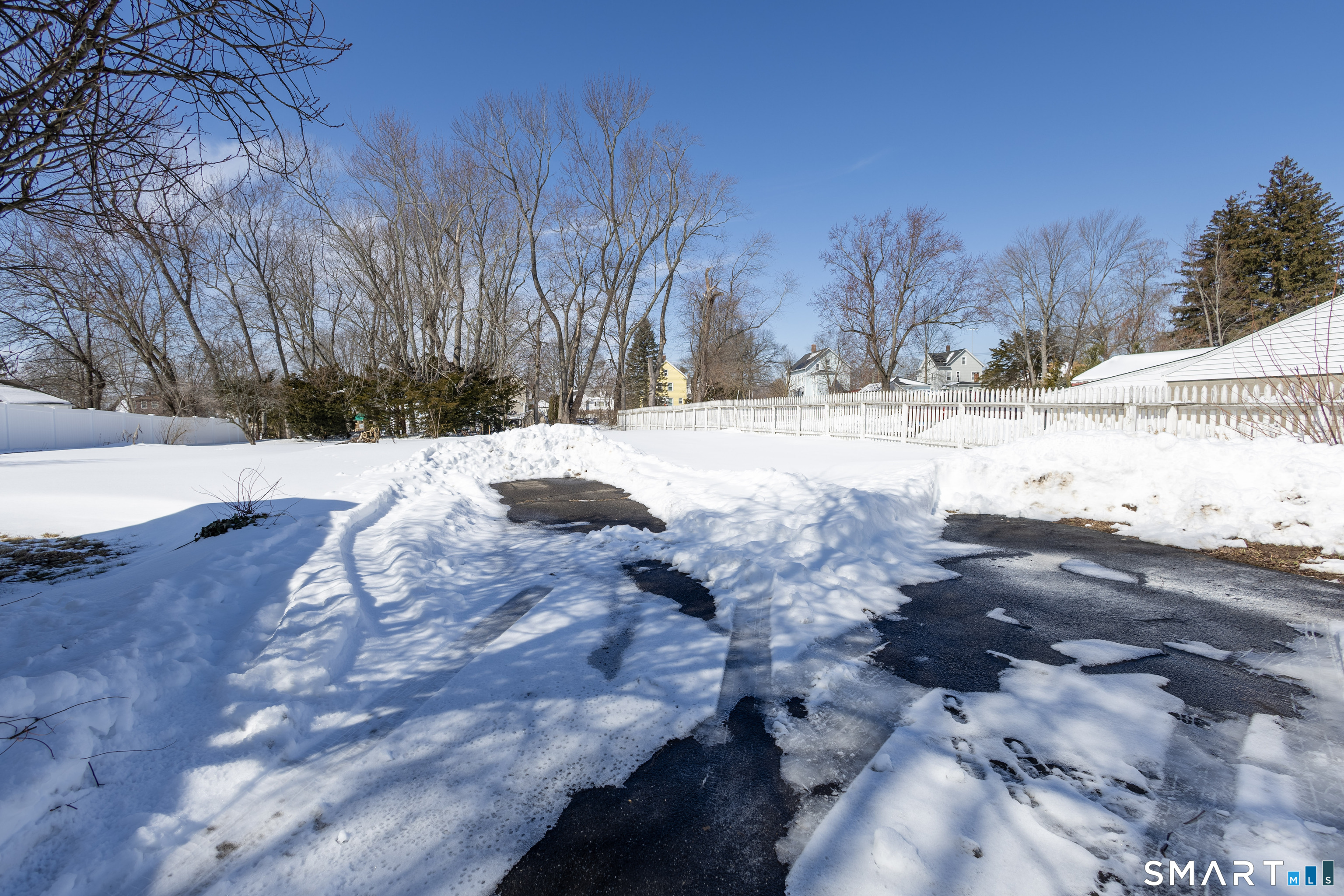 40 Broad Street Meriden, CT 06450 - Photo 25 of 27