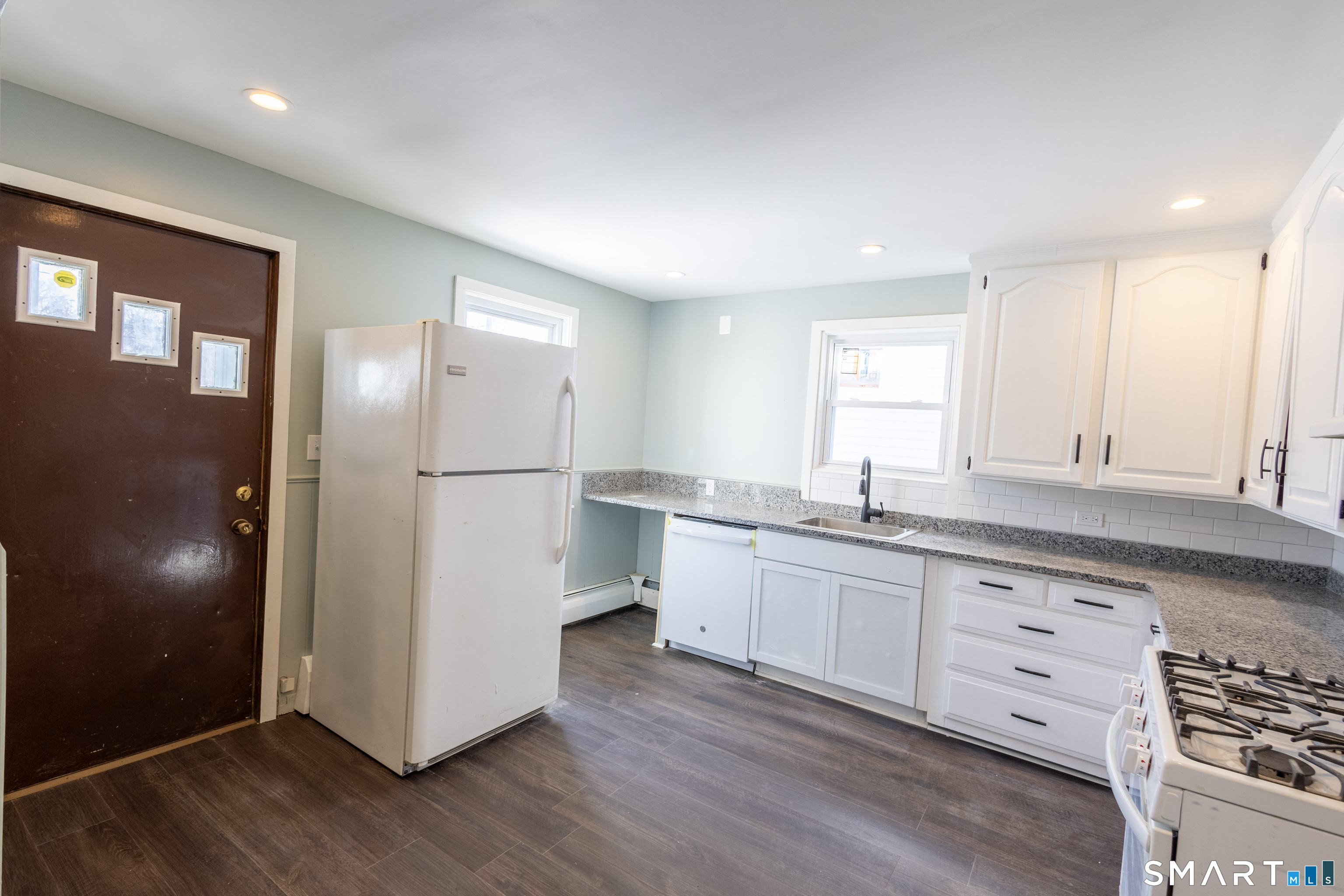 40 Broad Street Meriden, CT 06450 - Photo 5 of 27