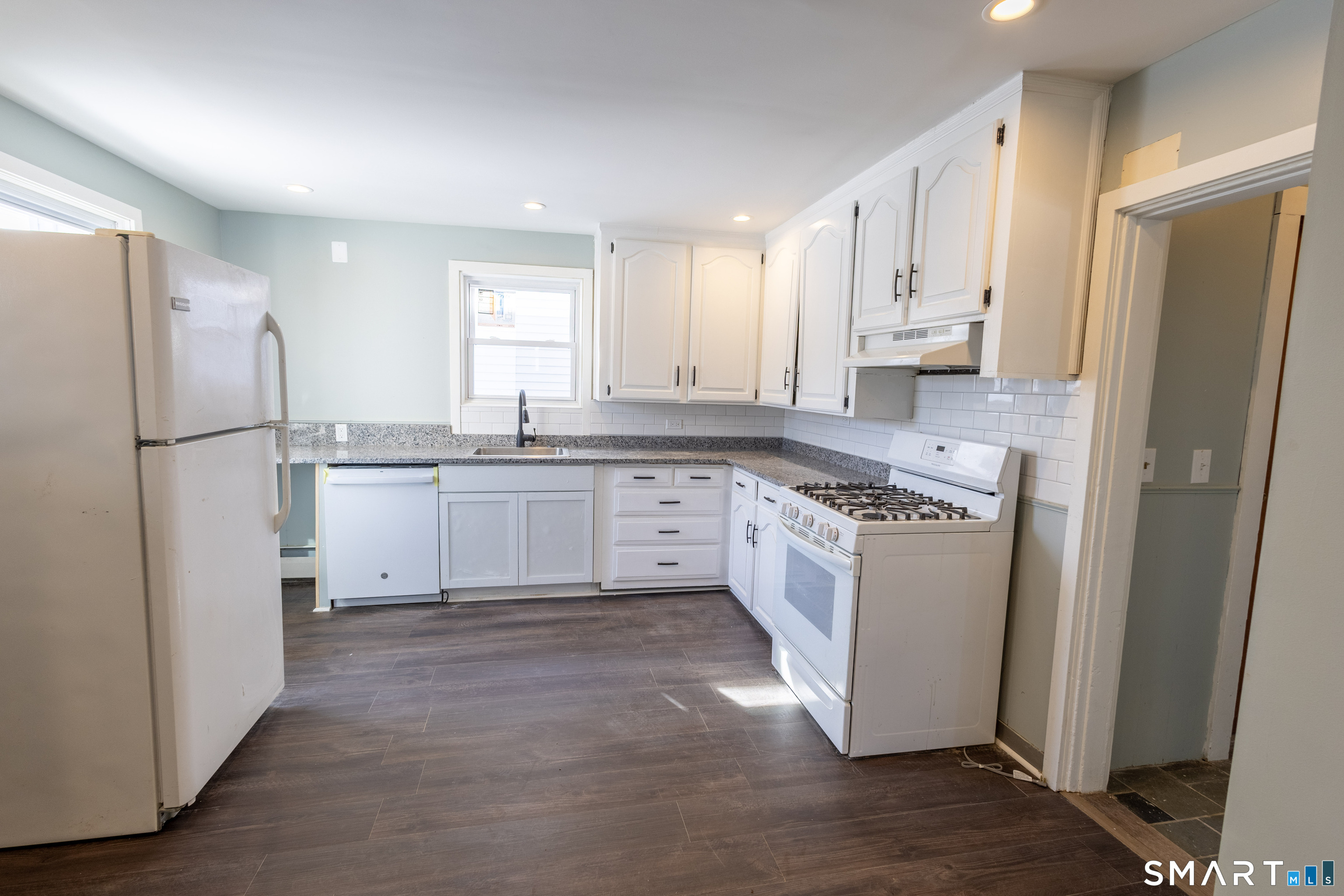 40 Broad Street Meriden, CT 06450 - Photo 6 of 27