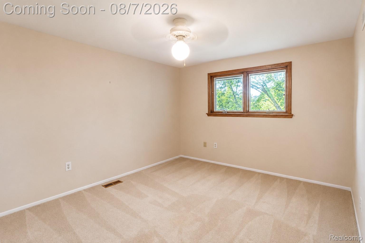 3149 Tamarron Drive Rochester, MI 48309 - Photo 31 of 48 Bedroom 3 - good size room featuring neutral carpeting and light beige walls