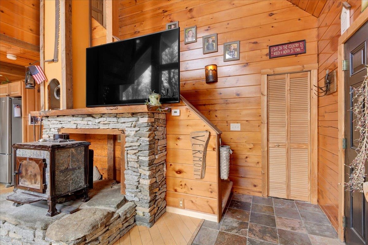 487 Rue Madeline Readsboro, VT 05350 - Photo 4 of 54