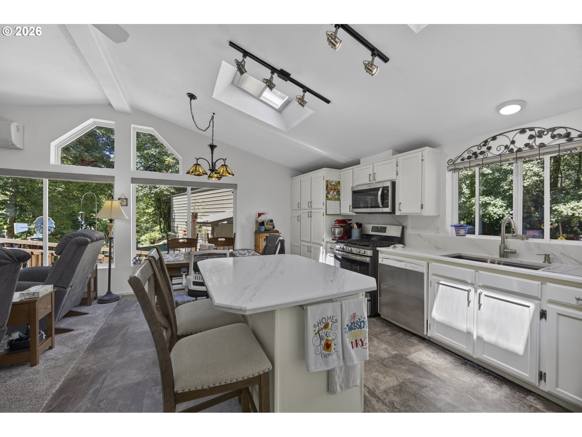 12290 Highway 126 Mapleton, OR 97453 - Photo 12 of 43 Kitchen/Dining Room