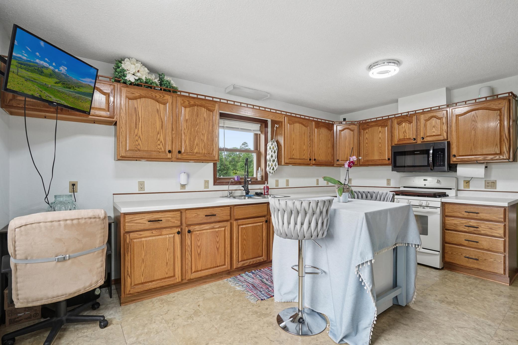 2048 Division Street East Buffalo, MN 55313 - Photo 7 of 40