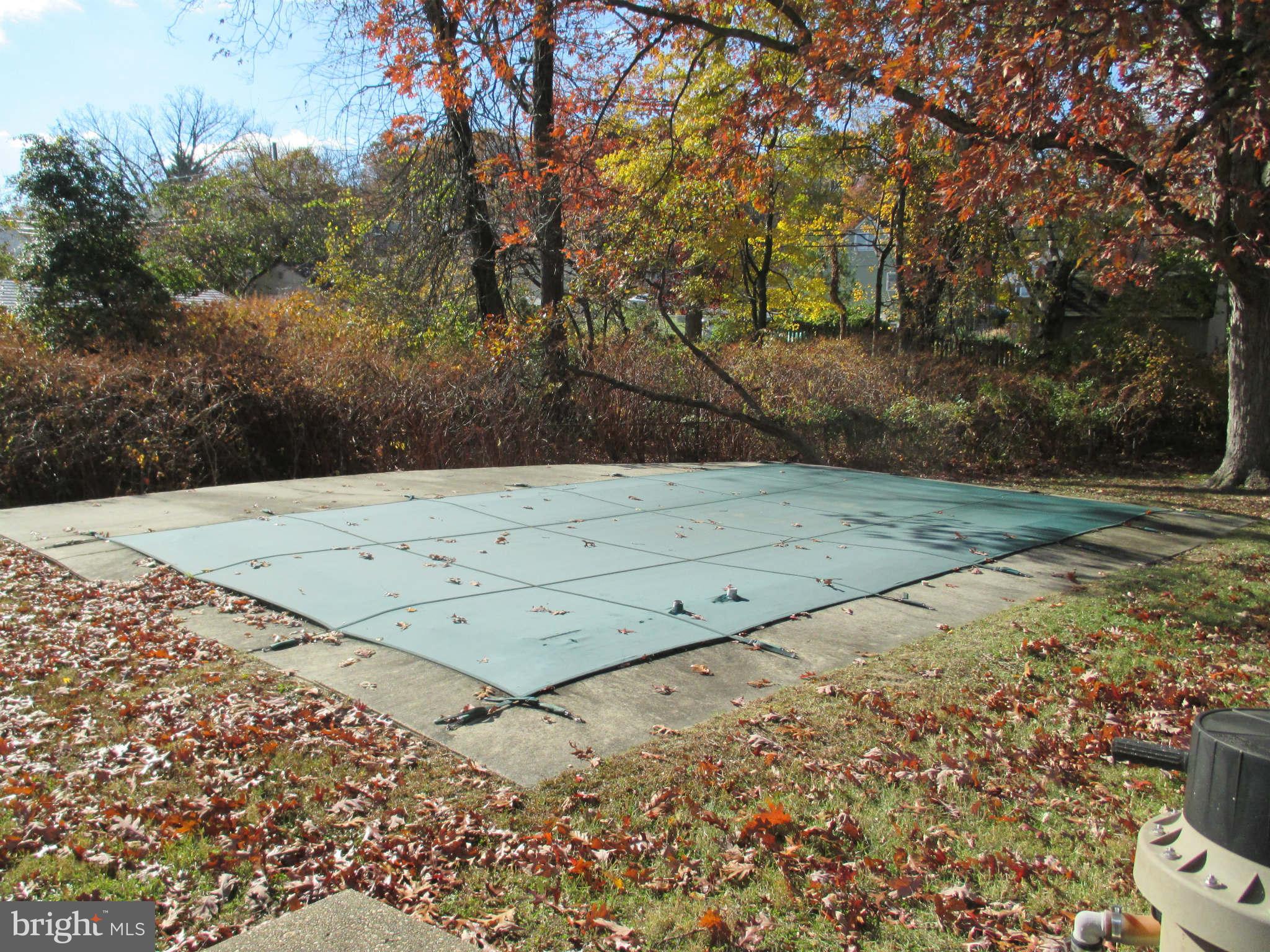 8126 Bon Air Road Baltimore, MD 21234 - Photo 25 of 28 a view of a backyard of the house