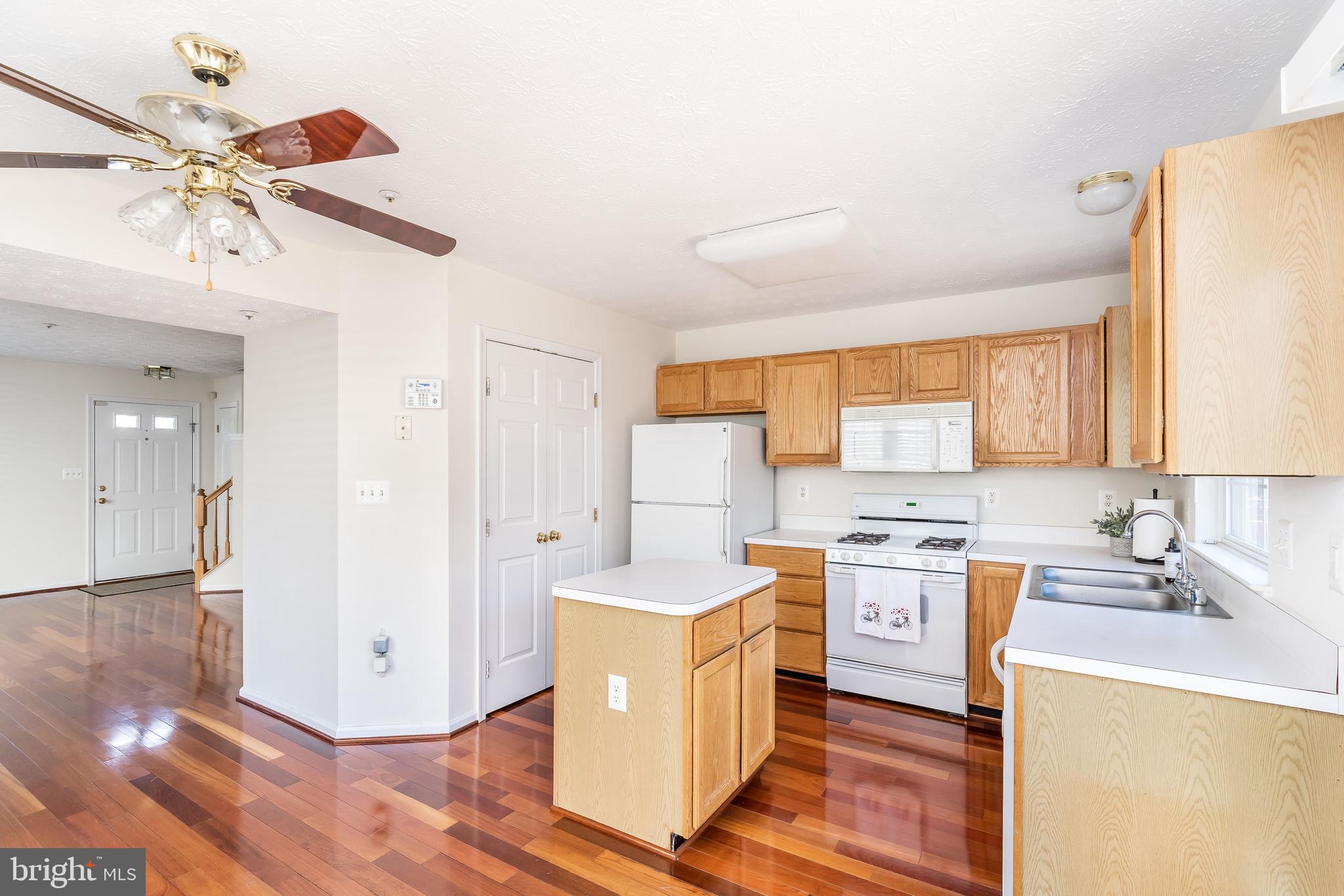 8212 Spadderdock Way Laurel, MD 20724 - Photo 6 of 41