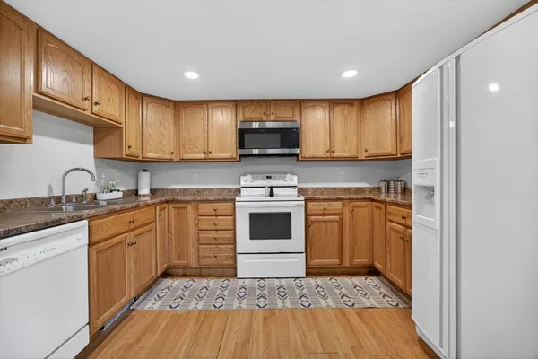$719,900 | 43 Mohawk Drive, Gardner, MA 01440