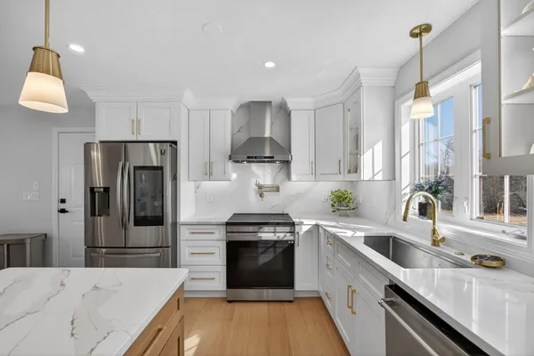 $719,900 | 43 Mohawk Drive, Gardner, MA 01440