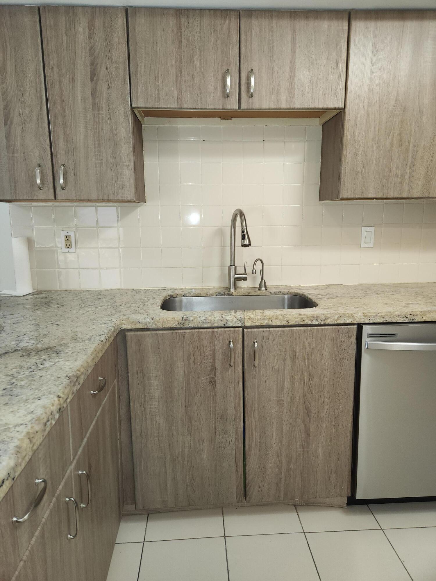 3171 Leewood Terrace, Unit L134 Boca Raton, FL 33431 - Photo 6 of 12 20220706_175500 (1)