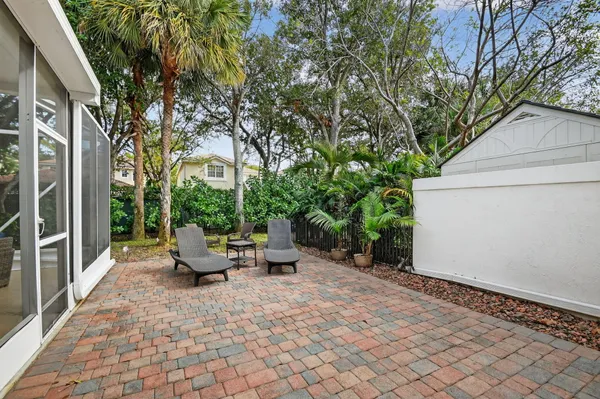 $725,000 | 1605 East Classical Boulevard, Delray Beach, FL 33445