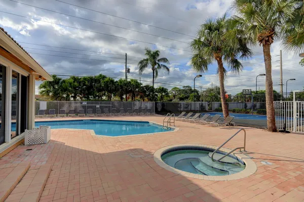 $725,000 | 1605 East Classical Boulevard, Delray Beach, FL 33445