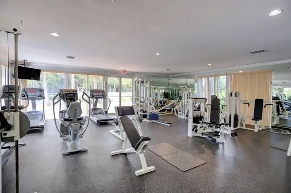 $725,000 | 1605 East Classical Boulevard, Delray Beach, FL 33445