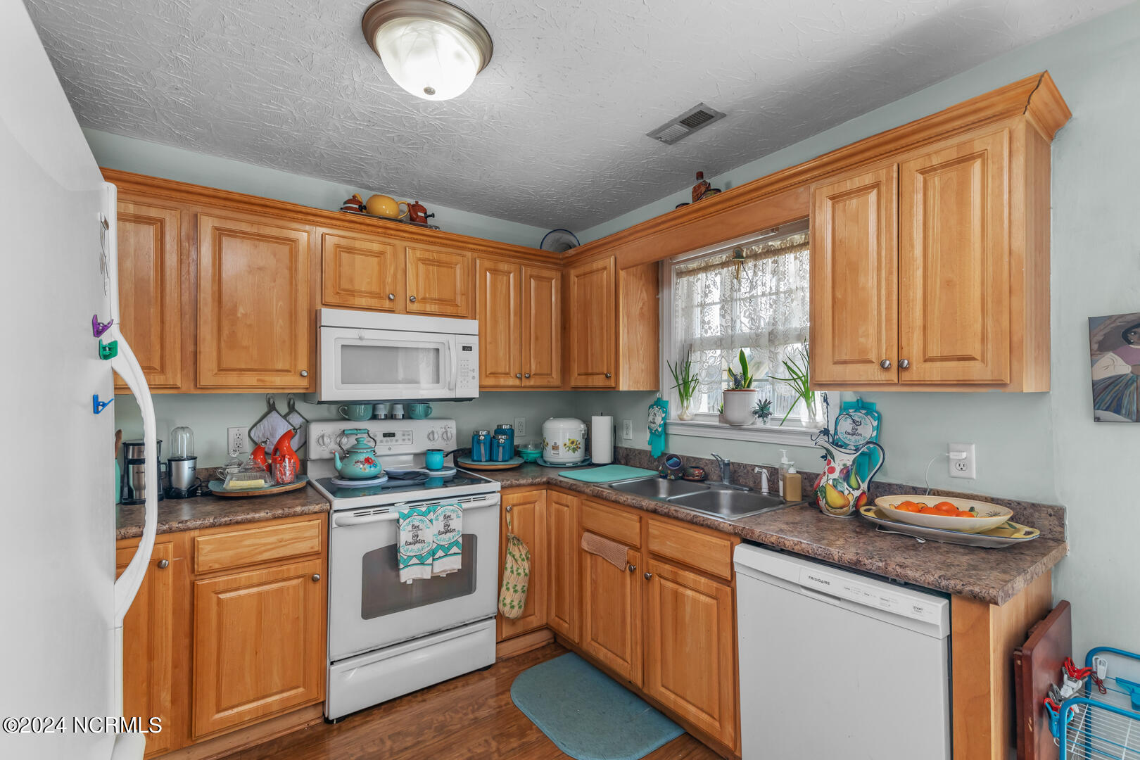 305 Rose Bud Lane Holly Ridge, NC 28445 - Photo 11 of 32 11