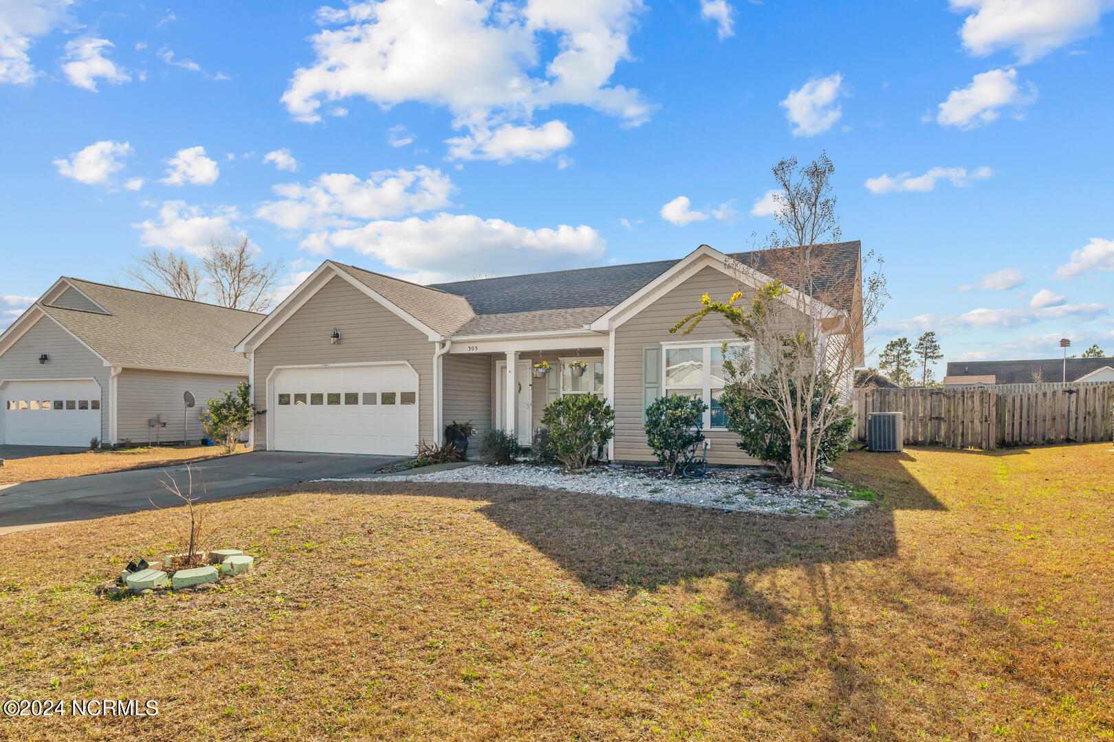 305 Rose Bud Lane Holly Ridge, NC 28445 - Photo 3 of 32 3