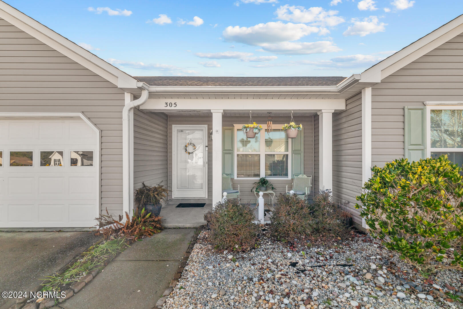 305 Rose Bud Lane Holly Ridge, NC 28445 - Photo 4 of 32 4